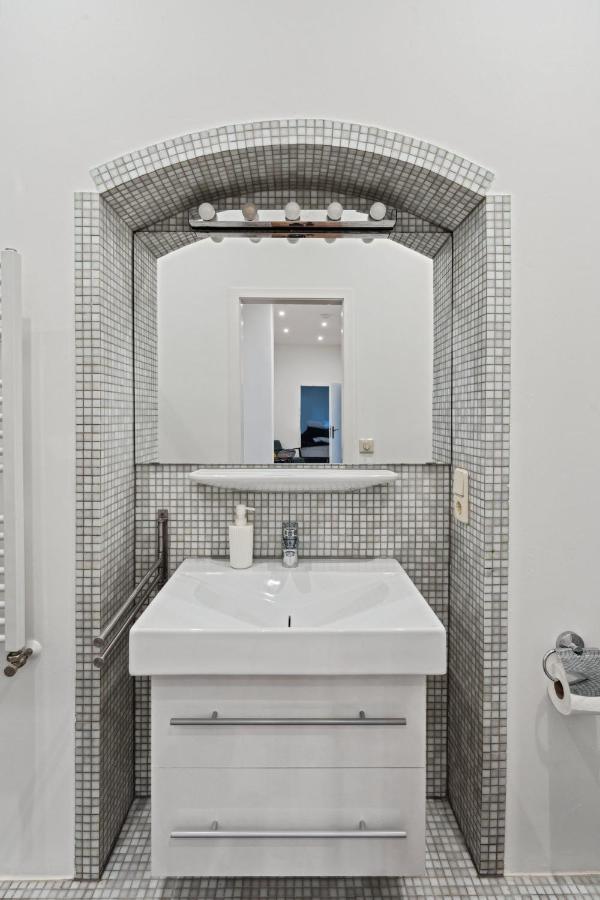 Apartment Fuer 13 Gaeste, 5 Schlafzimmer, 2 Baeder, 2 Loggia'S, Leipzig Zentrum Ost Dış mekan fotoğraf