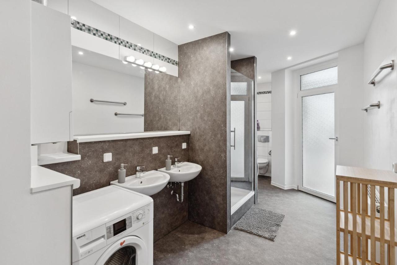 Apartment Fuer 13 Gaeste, 5 Schlafzimmer, 2 Baeder, 2 Loggia'S, Leipzig Zentrum Ost Dış mekan fotoğraf
